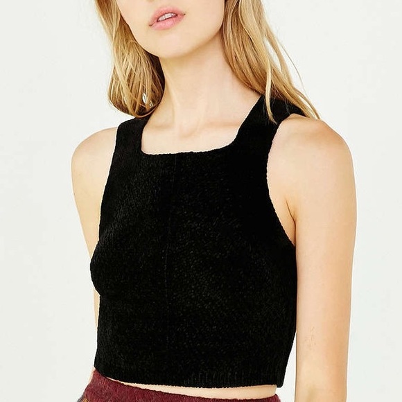 Urban Outfitters crop top 🖤 - Picture 1 of 5